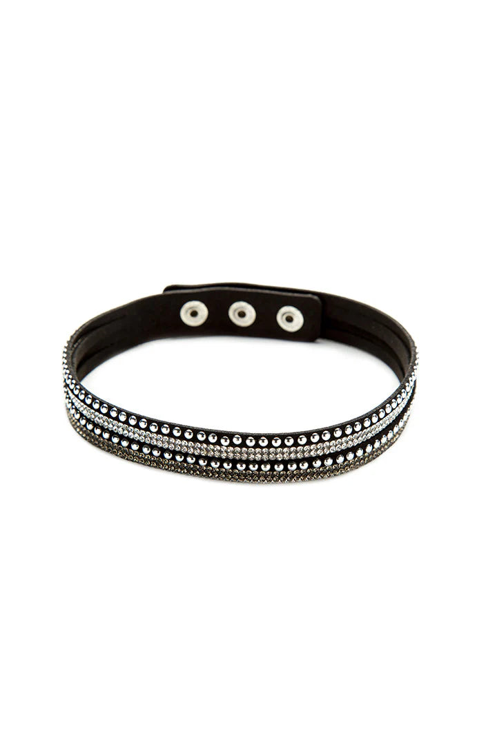 Bracelet en faux daim argenté à clous et strass - 84066