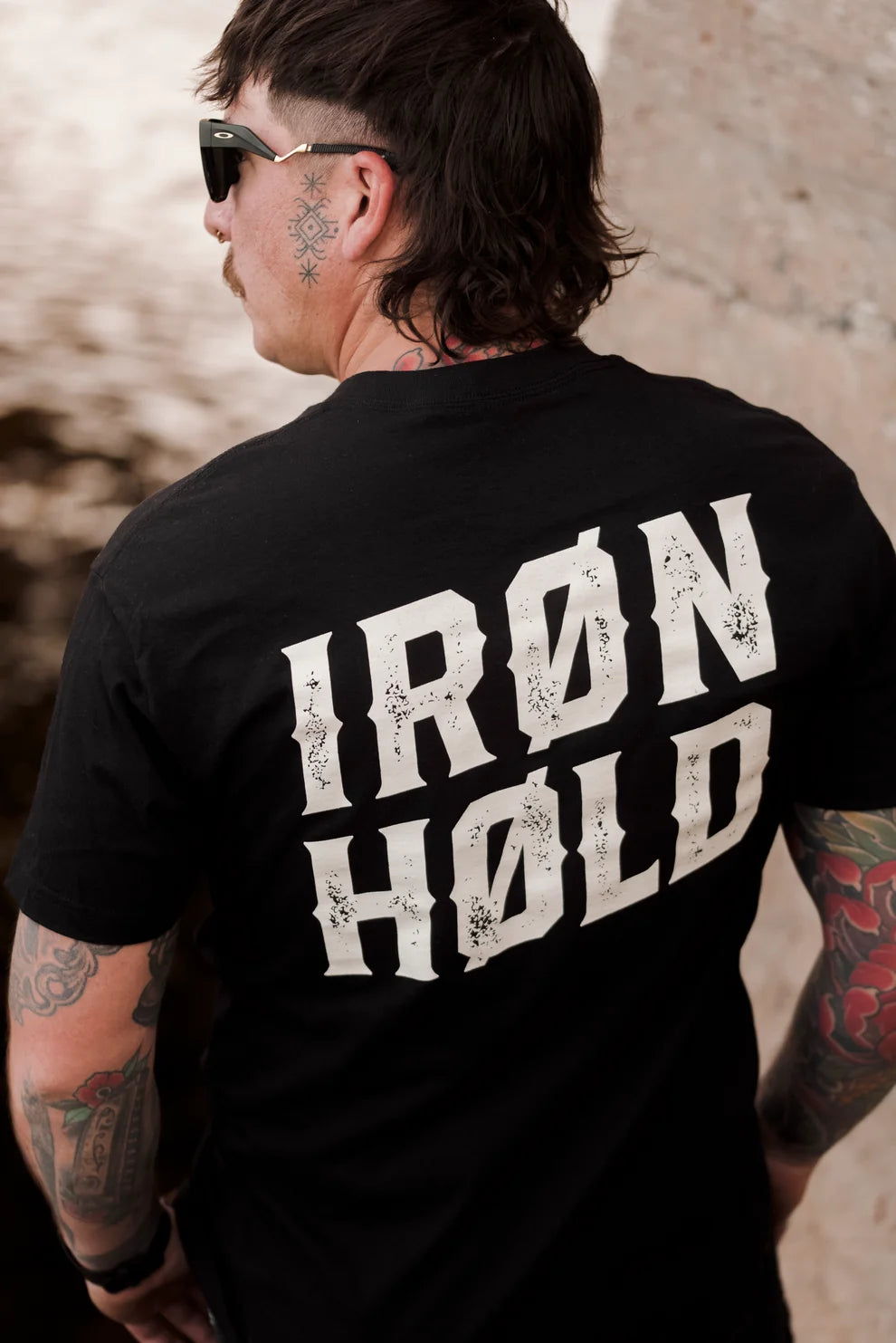 TSHIRT UNISEXE IRON HOLD BLACK - IH-SS26-TEE-IRH-BLK