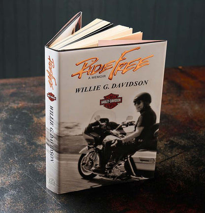 LIVRE MÉMOIRE RIDE FREE DE WILLIE G DAVIDSON (HDBK-RIDEFREE)